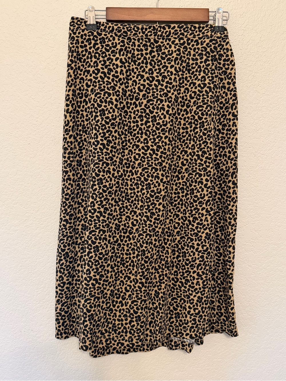 Old Navy Leopard Print A-Line Midi Skirt in Black and Tan Size Medium